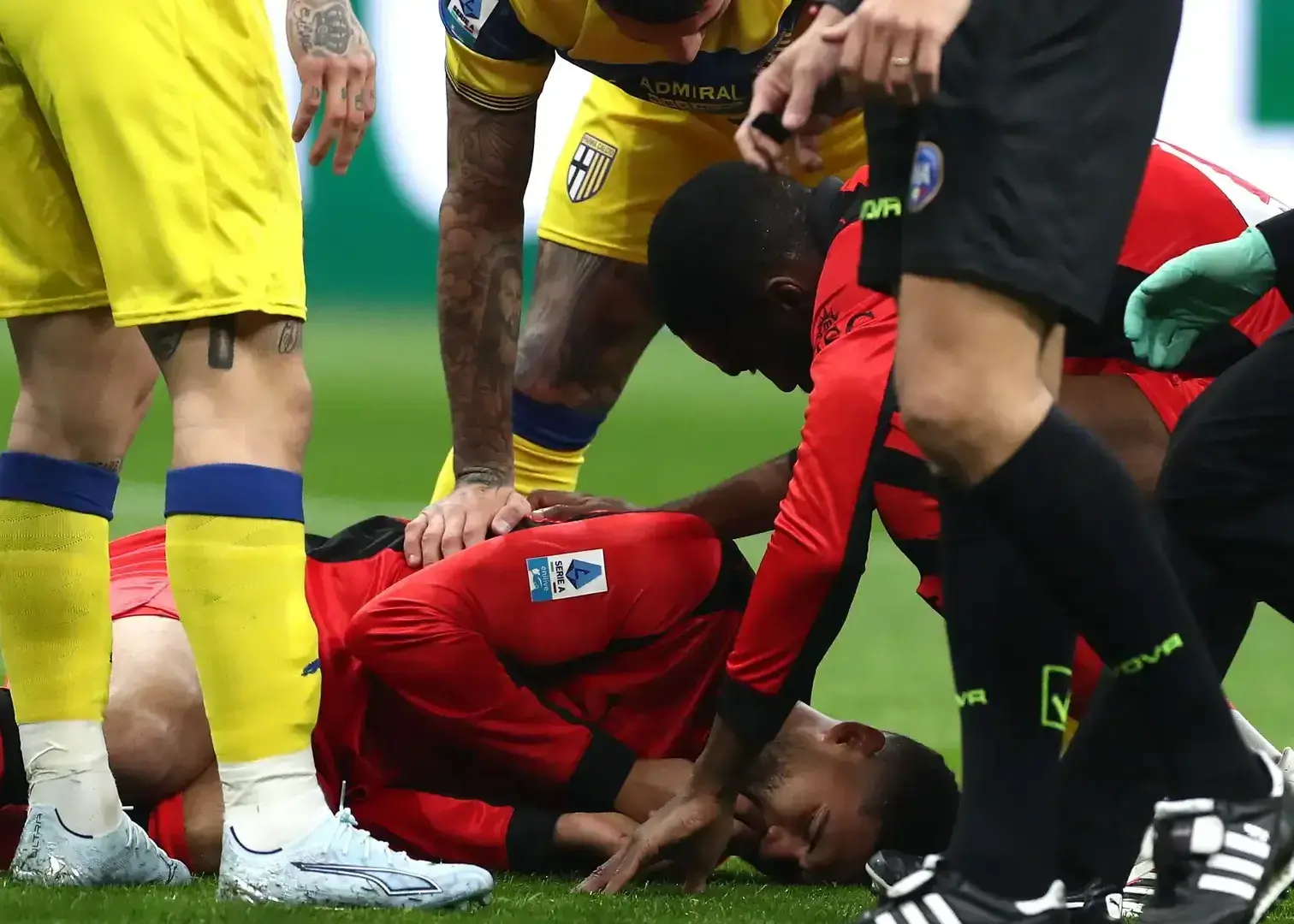 آن-خطا-چطور-اخراج-نداشت؟/-تصاویر-تکان‌دهنده-از-فک-خرد-شده-ستاره-میلان