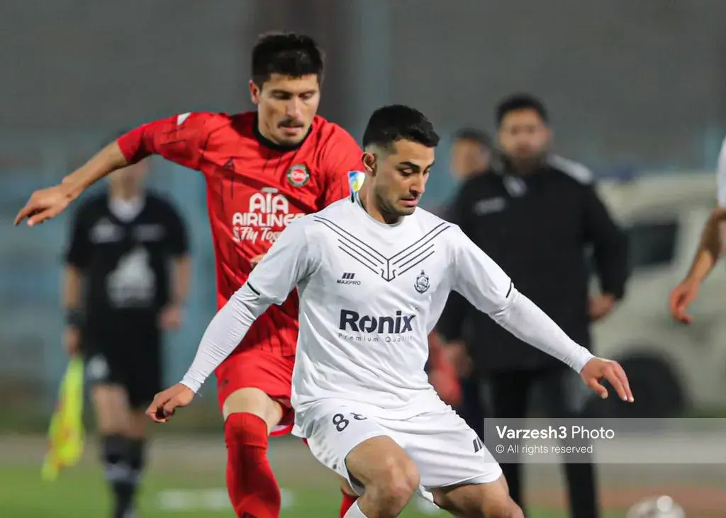 روز-پراشتباه-هافبک-مطمئن-تراکتور:/-خامروبکوف-۶۰-ثانیه-از-جلد-خودش-در-آمد!