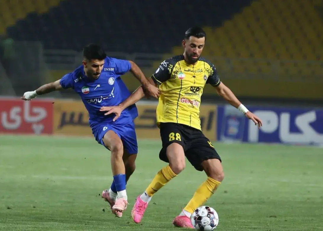 با-عبور-از-حاج‌صفی-و-عسکری:/-رضاوند،-آقای-گل-لیگ-برتری-سپاهان!