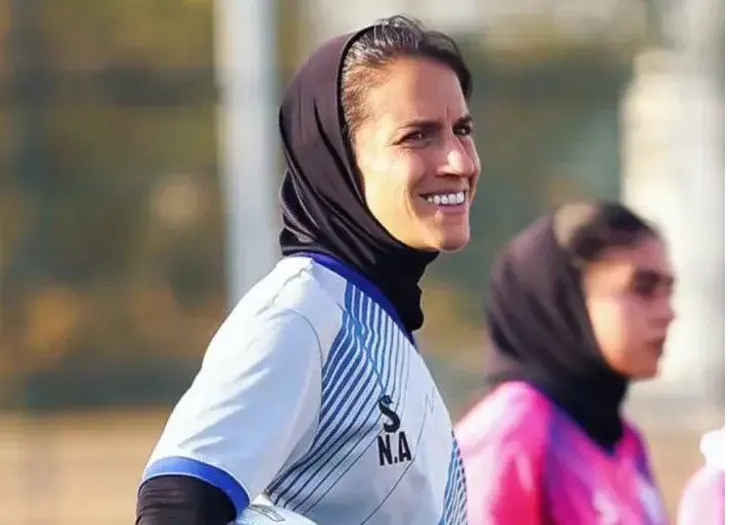 نیلوفر-اردلان،-گزینه-مشترک-نیمکت-سرخابی‌ها