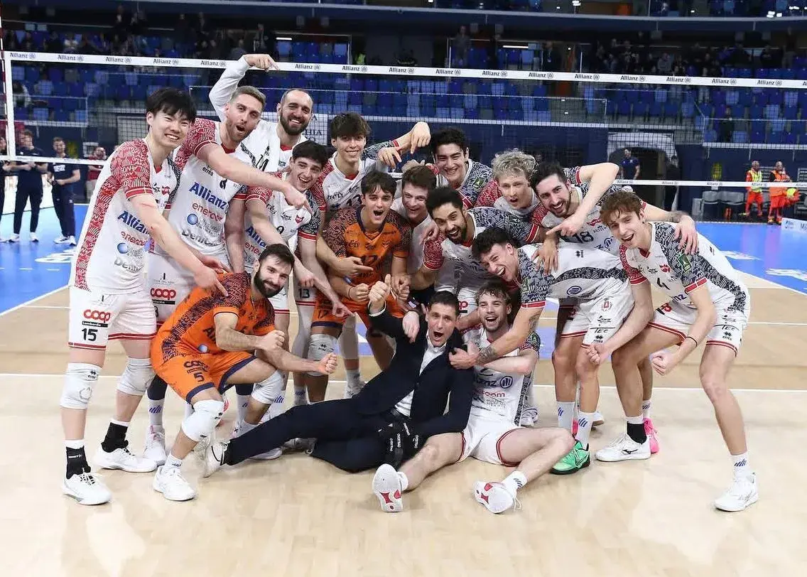 پیاتزا-رقیب-بیچاره-را-نابود-کرد